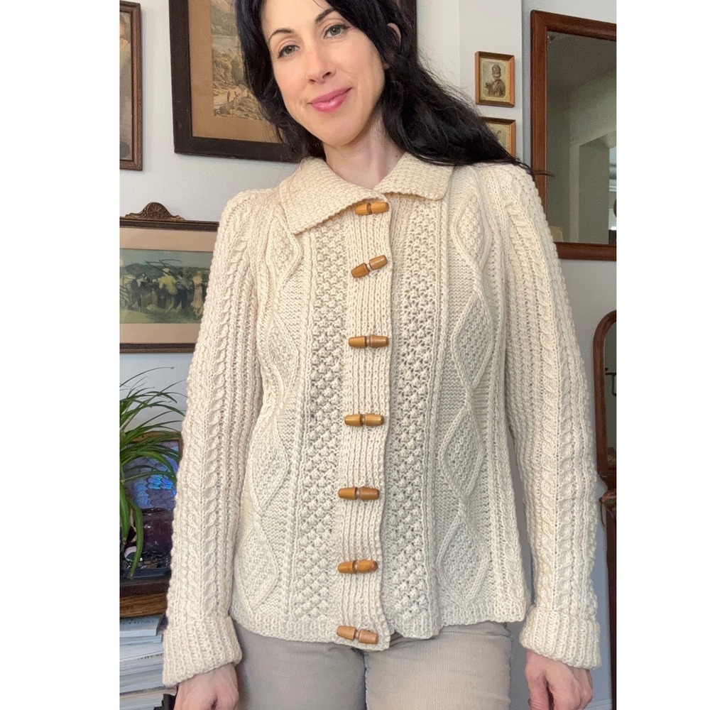 Vintage 70s Connemara  Irish wool Cream Cable Knit Toggle Cardigan Sweater